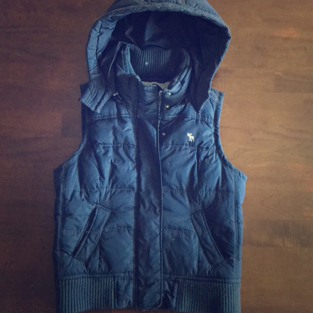 A&F // vest with removable hood